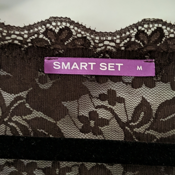 ❄️ 3/$25 Brown Stretchy Floral Lace Top - Picture 2 of 4